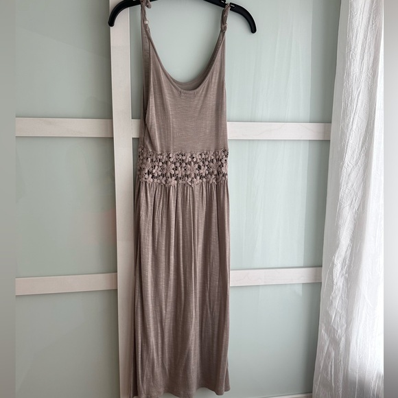 Nova of London beige dress - Picture 3 of 4